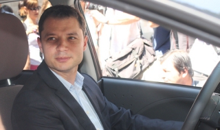 Бонуси стимулират електромобилите