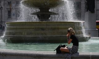 Британското правителство е обвинено, че не взема на сериозно горещата вълна в страната