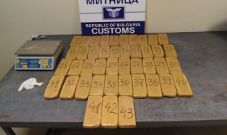 Хероин за 2 млн. лв. задържаха на МП Калотина
