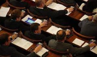 Гласуват бюджета на НЗОК и ДОО на извънредно заседание