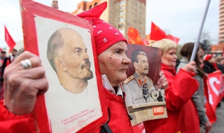 Култова статуя на Ленин се продава