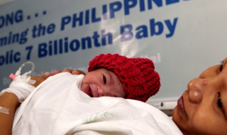 Филипините приветстваха седеммилиардното бебе