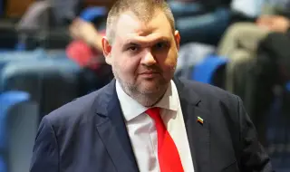 Пеевски към президента Радев: Чакам го на терена!
