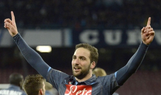 Наполи и Севиля категорични в ЛЕ