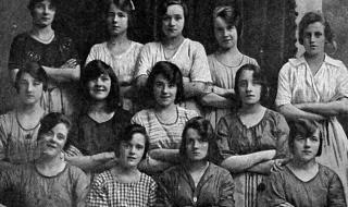 СНИМКА от 1900-а година шокира и плаши заради…