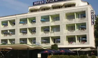 В морската ни столица започна битка за още една прекрасна сграда, носеща духа на стара Варна - хотел "Одесос"