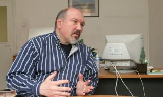 Проф. Александър Маринов: Голяма част от хората не иска и да чуе, камо ли да участва в изборите