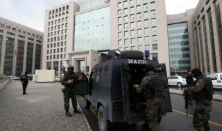Полицията в Истанбул провежда мащабна контратерористична операция