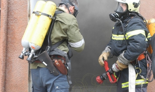 Без малко да изгори Старият общински съвет в Стара Загора