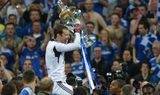 Петер Чех преподписа с Челси