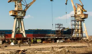 МВР атакува частното пристанище "Европа" по сигнал за контрабанда на гориво