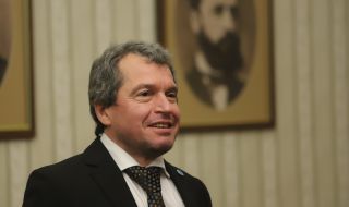 Тошко Йорданов: БСП се подмазват на ГЕРБ, но Нинова не е толкова луда, за да състави правителство с ГЕРБ
