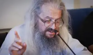 "Дисидентът без чорапи" - 75 години от рождението на Николай Колев - Босия