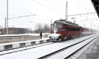 БДЖ съобщи за отменени и огромни закъснения на пътуващи влакове 