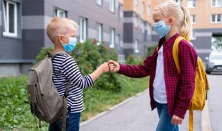 Родители призовават за национален бойкот на маските за деца