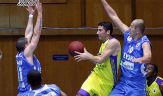 Левски изравни серията срещу Лукойл