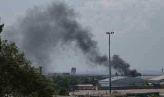 Тежки боеве за летището на Донецк - Видео