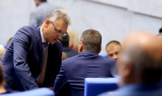 Депутати напускат парламентарната група на БСП