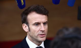 Макрон подкрепи правото на аборт да бъде вписано във френската конституция