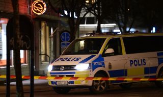 Шведската полиция е арестувала трима мъже и 15-годишно момче