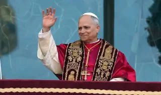 Ватиканът се обяви срещу пластичната хирургия: Исус ви обича и с бръчки!