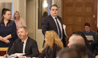 Спор в НС за парите на ДОО и кои са трите причини бюджетът да отиде в кофата за боклук