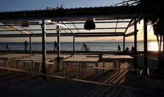 В Гърция отвориха кафенетата и ресторантите