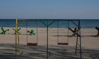 Детонация на невзривени боеприпаси уби трима на плажове край Одеса