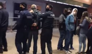 Арестуваха зрелищно бивш зам.-кмет без маска на столичната метростанция "Сердика" (ВИДЕО)