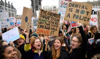 Ученици в целия свят искат борба с климатичните промени