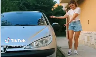 Продавате колата си: Направете я звезда в TikTok, Instagram и Facebook