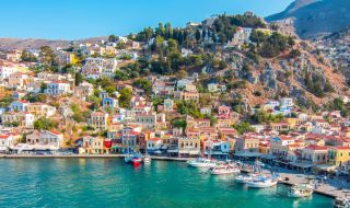 Гърция предлага безплатни ваучери за почивка на пенсионери