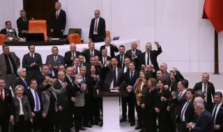 Бой и хаос в турския парламент