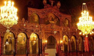 Православните християни отбелязаха Възкресение Христово в българската екзархия в Истанбул