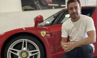 Фернандо Алонсо продава специално Ferrari