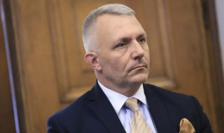 Хаджигенов: Време е да счупим идеята на Слави за референдум