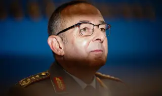 Ген. Бройер призова Бундесвера за нови оръжейни системи срещу дронове