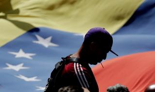 Как Венецуела затъна толкова дълбоко