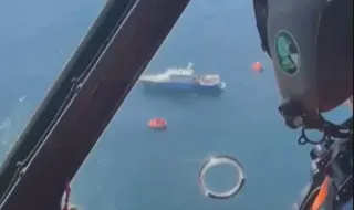 Двама моряци са леко пострадали при удара по кораба край Бяла