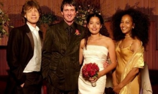 Актриса продава любовните си писма от Мик Джагър