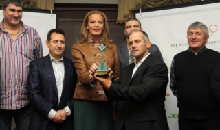 Наградиха Йовчев с трофей от МОК