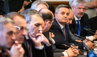 Здравната комисия в НС нищи заплатите в лечебните заведения