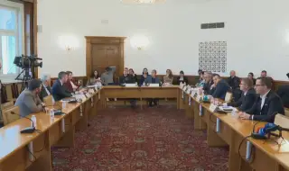 Депутатите изслушват Асен Василев по скандала с митниците