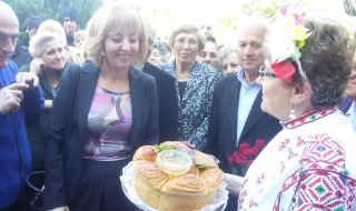 Манолова: Боря се даряването на храни у нас да бъде освободено от данъци