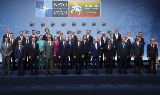 НАТО: Русия носи пълна отговорност за агресивната си война срещу Украйна
