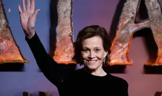 Сигорни Уийвър тренирала с военноморските сили за сцени от "Аватар"