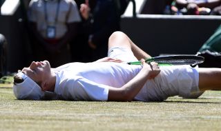Млад тенисист не издържа на жегата в Маями и припадна на корта (ВИДЕО)