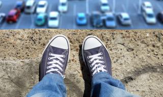 Бургазлия скочи от седми етаж