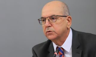 Началникът на ваксинационния щаб: Нека вярваме на науката