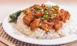 Рецепта за вечеря: Винен кебап с ориз